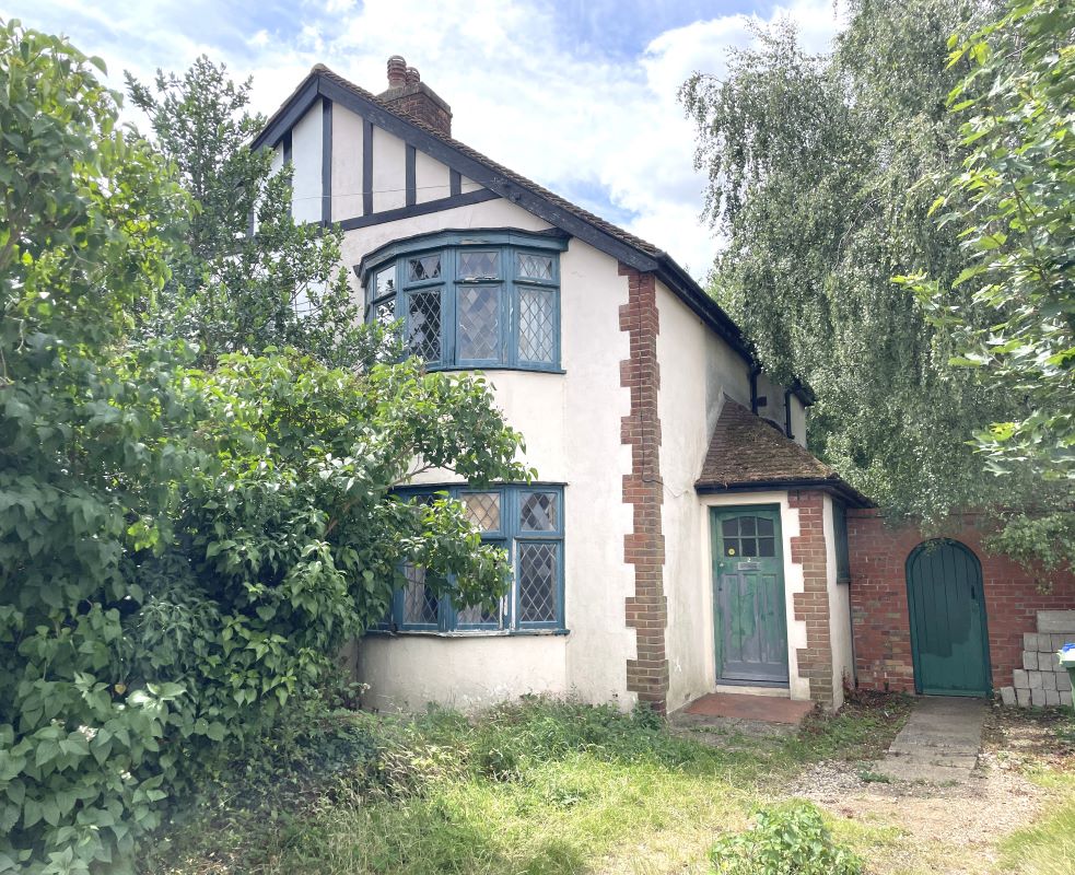 Freehold House Vacant Possession