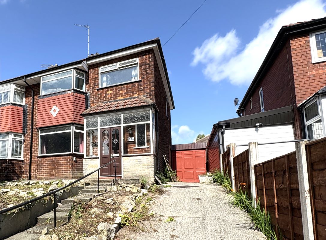 Freehold Semi-Detached House with Garage Vacant Possession