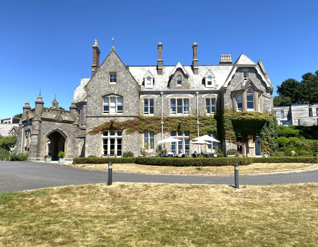 Leasehold Retirement Flat Vacant Possession