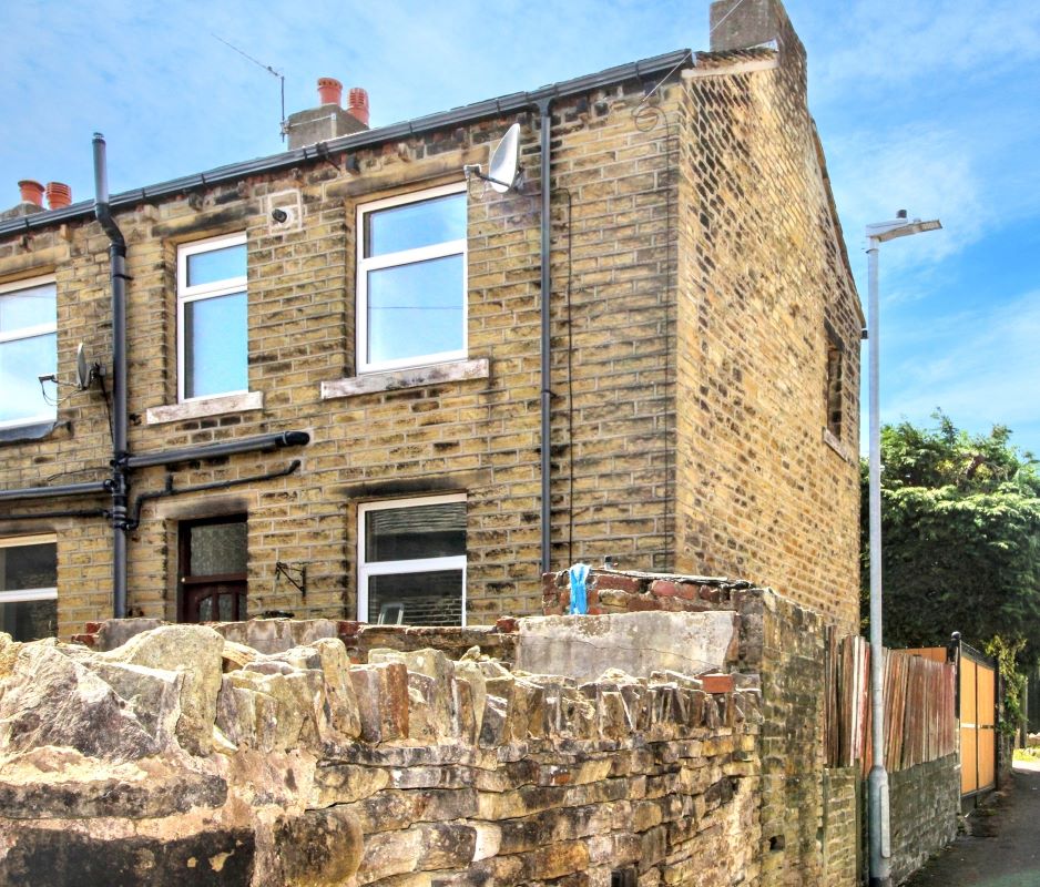 Lot 191 - 86 Church Street, Paddock, Huddersfield, HD1 4UD