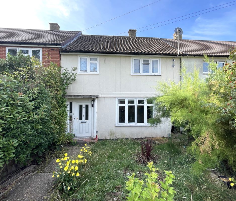 46 Longtown Road, Romford, RM3 7QR