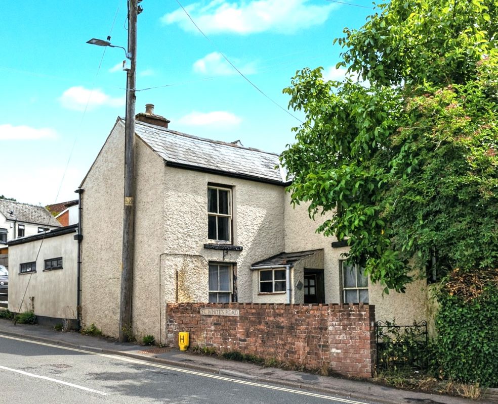 Freehold House Vacant Possession