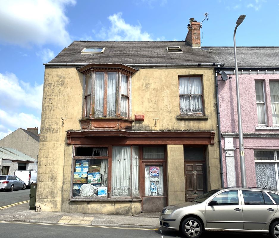 Freehold House Vacant Possession