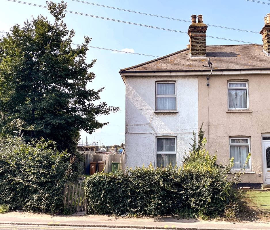 Freehold House Vacant Possession