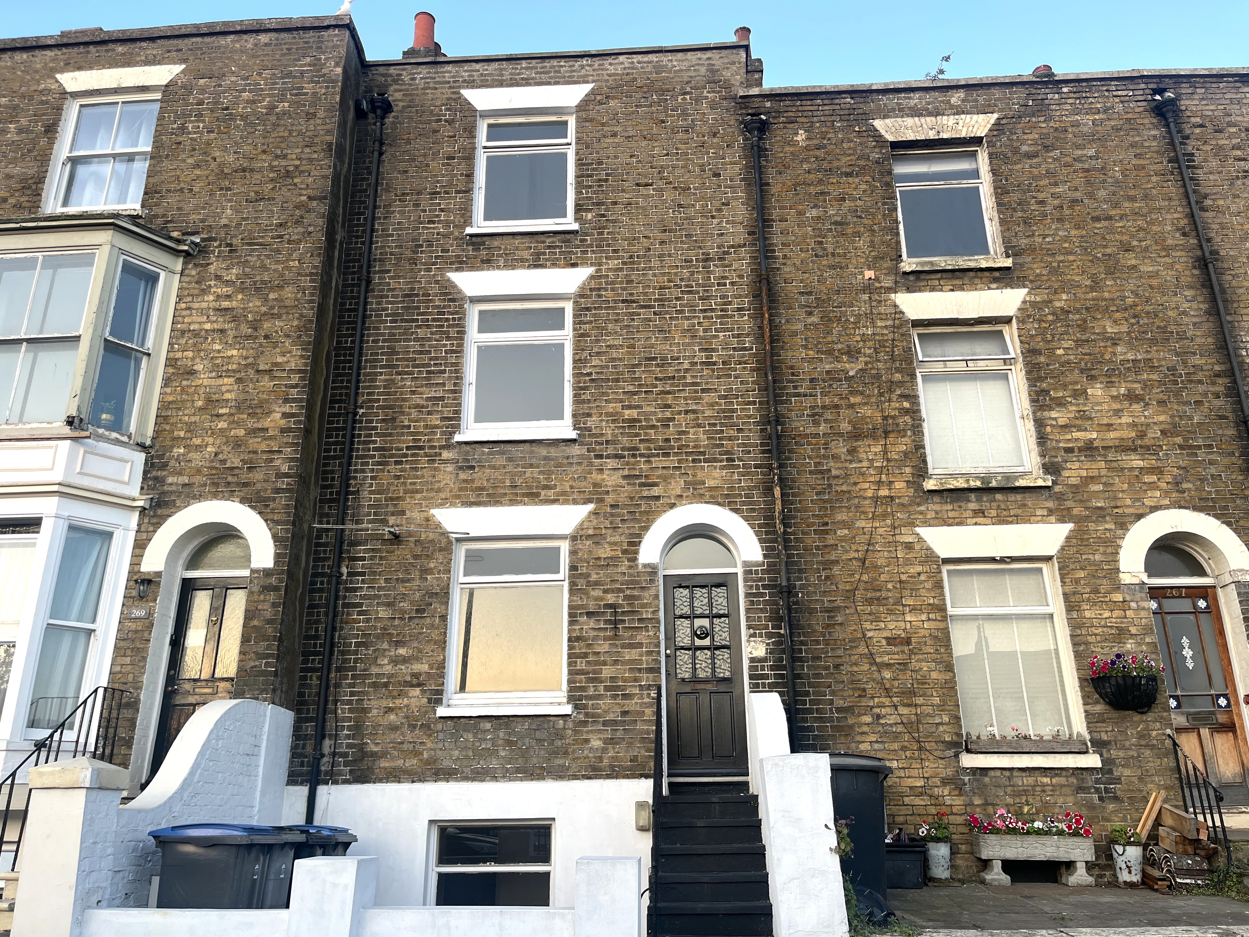 Freehold House Vacant Possession