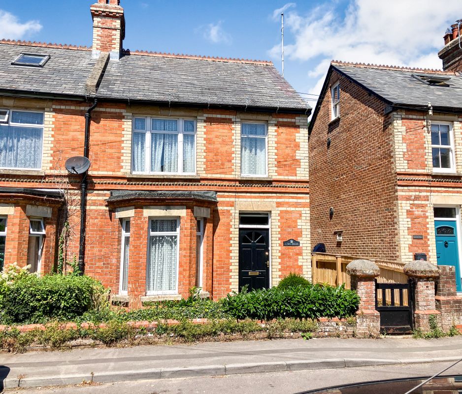 Ling Crag, Fairfield Road, Blandford Forum, DT11 7BZ