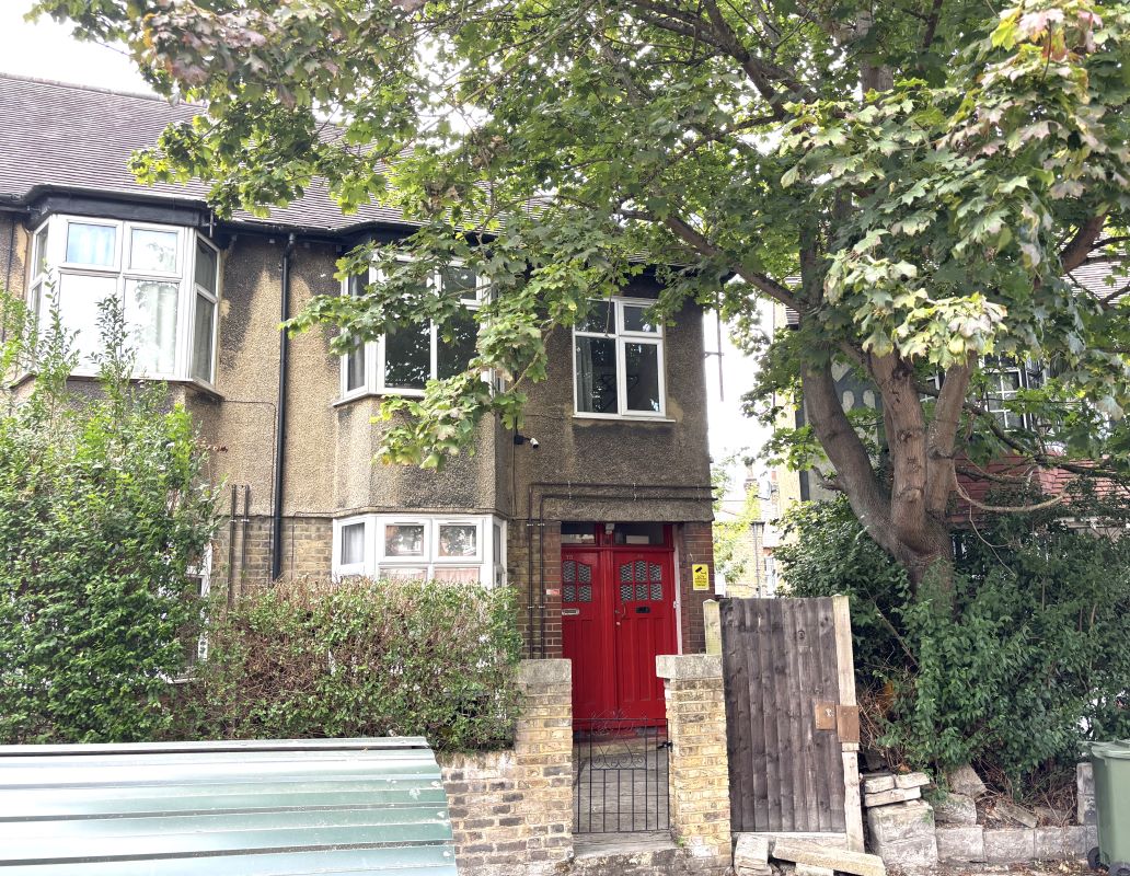 Freehold Vacant House Arranged as Two Self-Contained Maisonettes