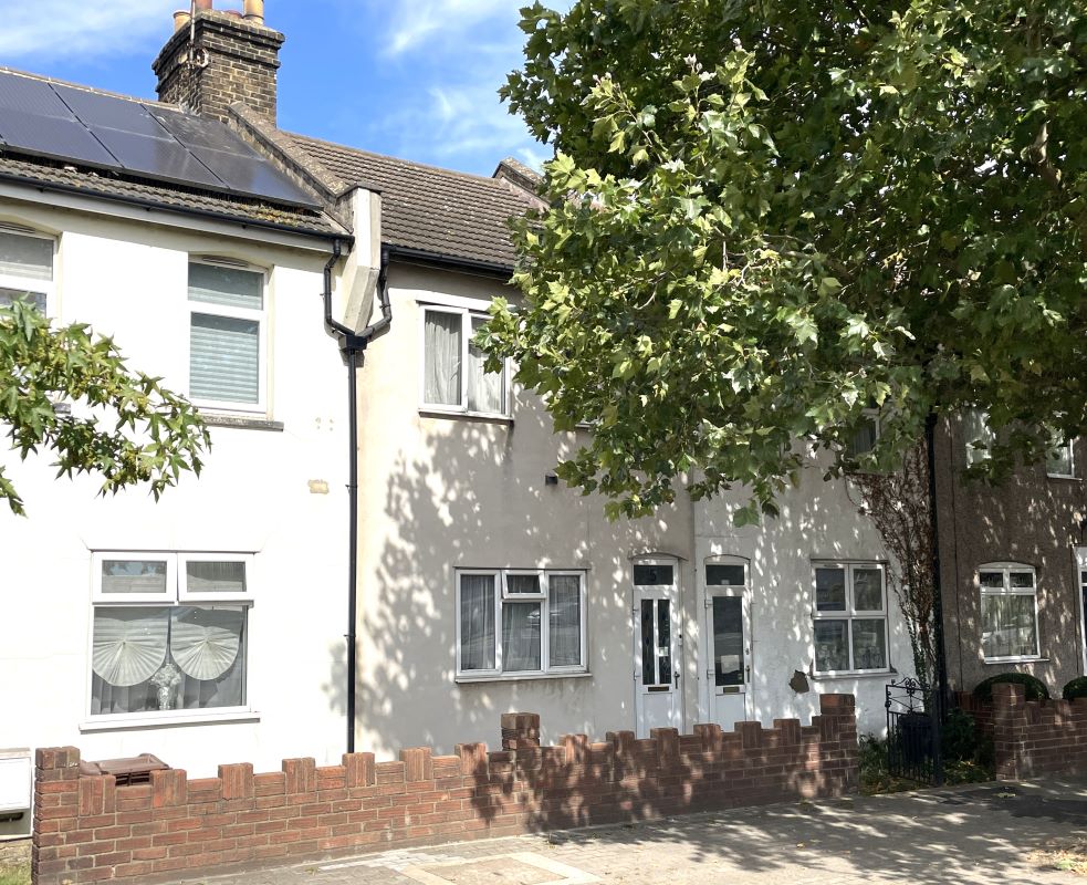 Lot 20D - 5 Blewitts Cottages, New Road, Rainham, RM13 8SL