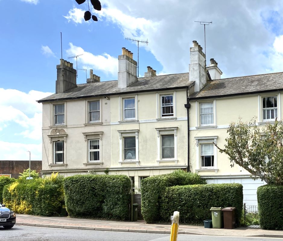 Flat 3, 1 Nevill Terrace, Tunbridge Wells, TN2 5QY