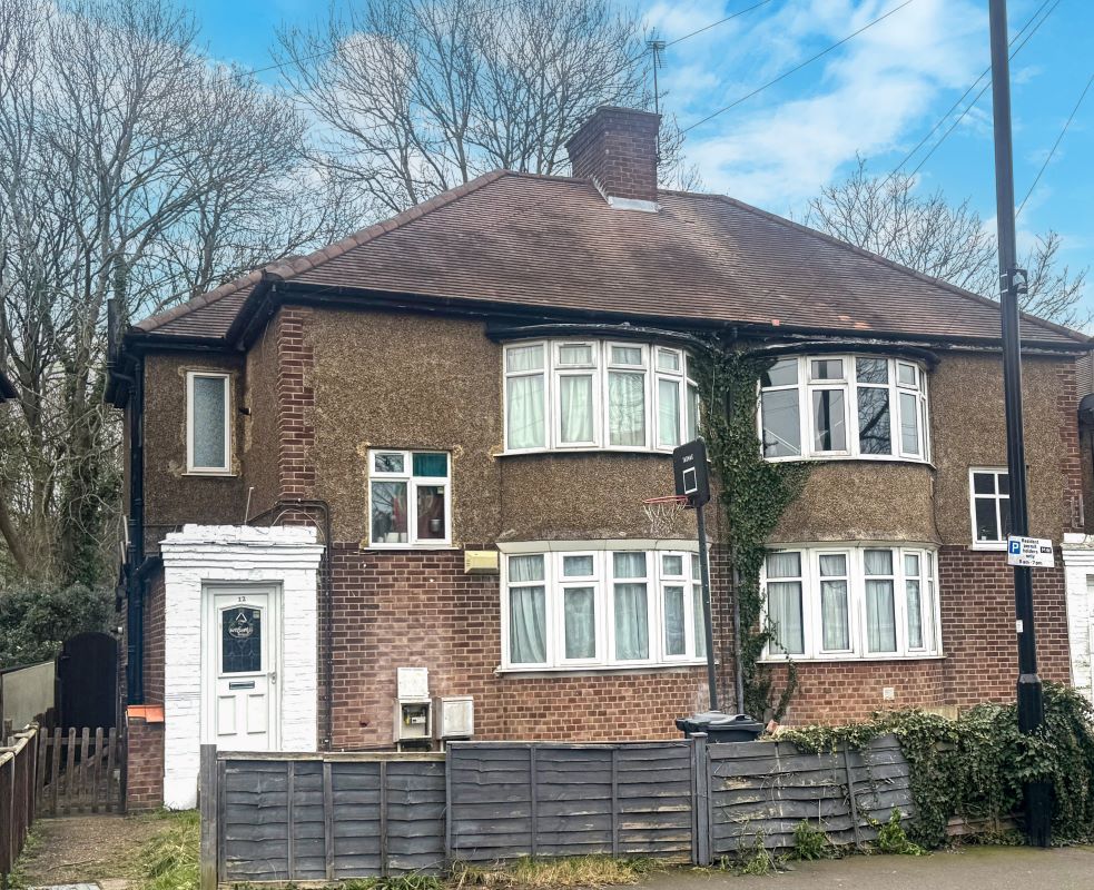 12 River Gardens, Feltham, TW14 0RE