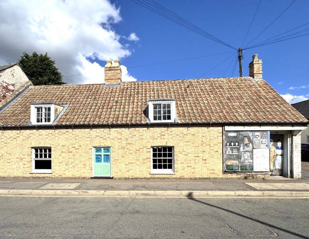 Freehold Cottage Vacant Possession
