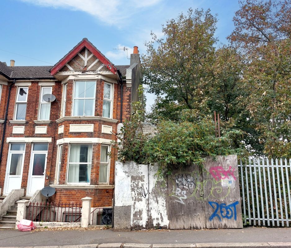 Freehold Building Vacant Possession