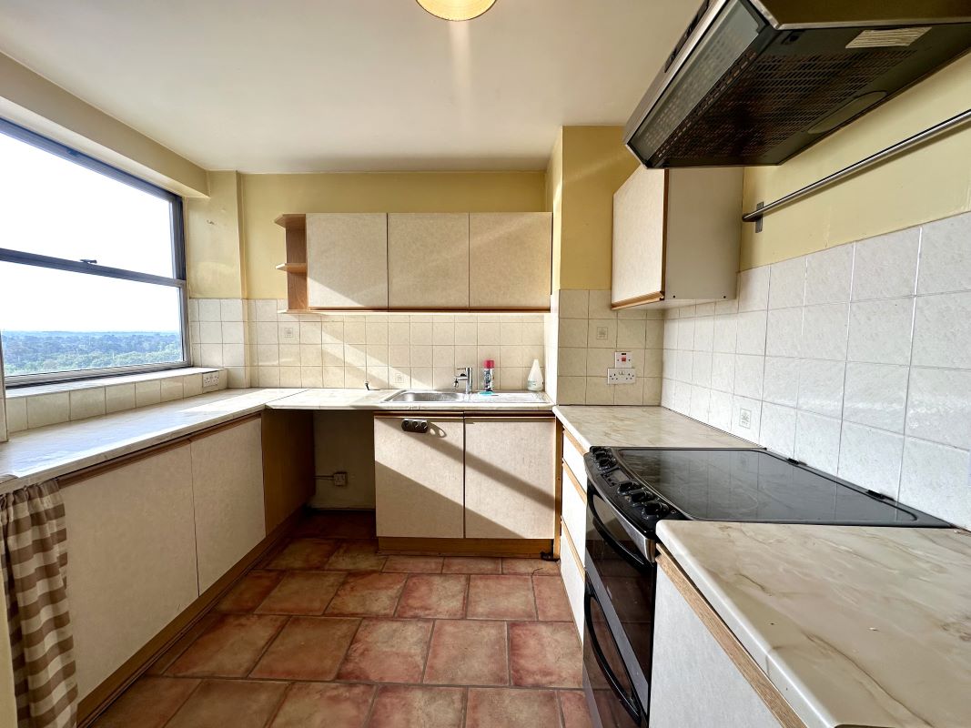 Online Property Auction in London: Isobel House, Staines Road West, Sunbury-on-Thames, TW16 7BD | Auction ends 04/12/2025, a Guide Price of £115,000+.