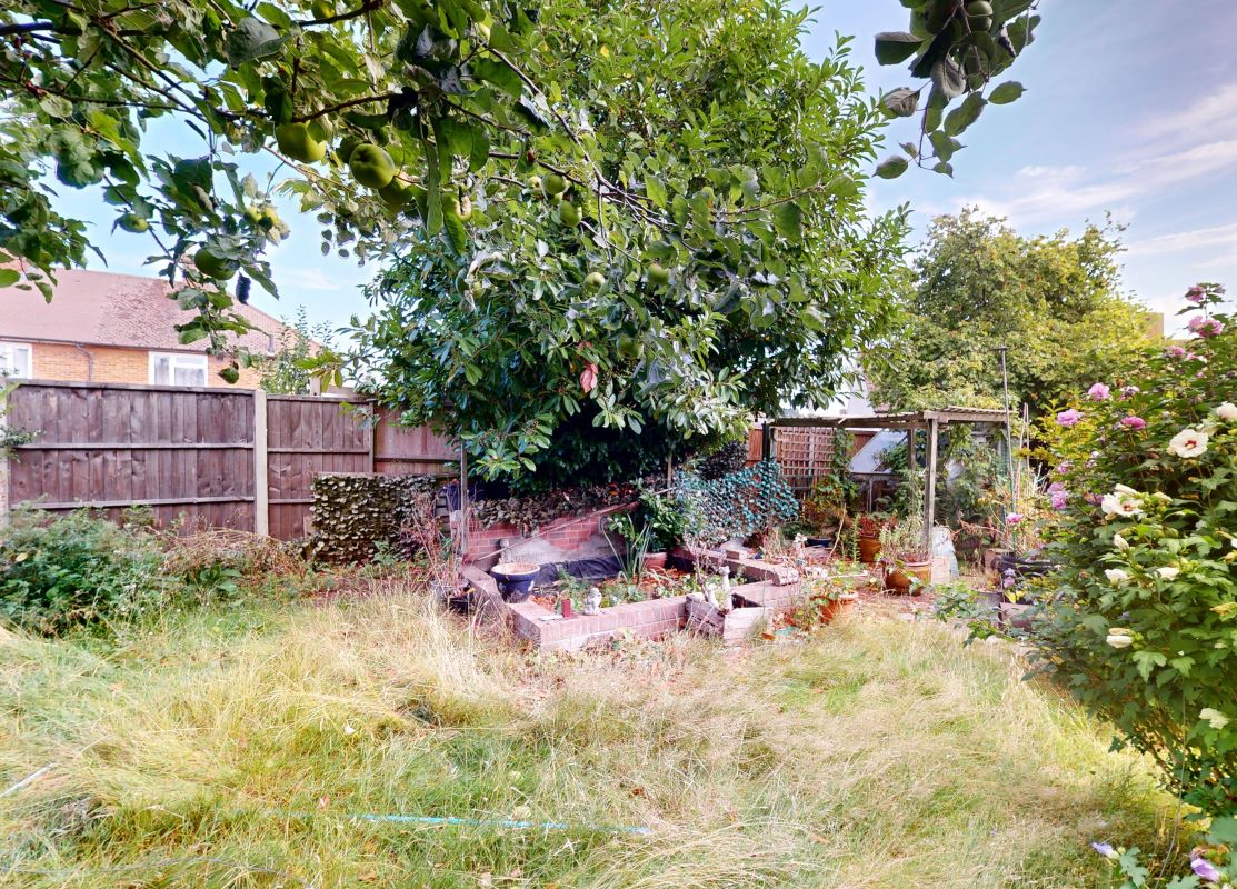 Online Property Auction in London: 35 Ockham Drive, Orpington, BR5 3DT | Auction ends 04/12/2025, a Guide Price of £30,000+.