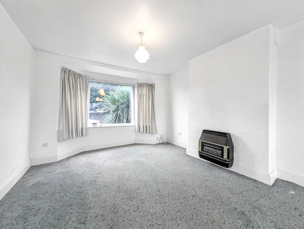 Online Property Auction in London: Moor Park Road, North Shields, NE29 8AY | Auction ends 04/12/2025, a Guide Price of £85,000+.