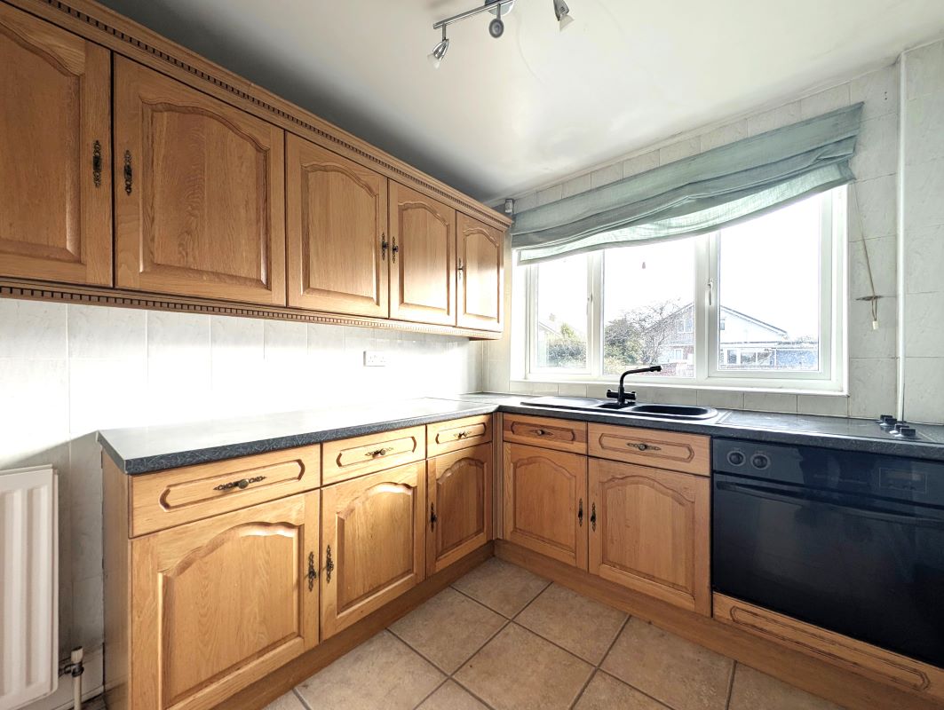 Online Property Auction in London: Moor Park Road, North Shields, NE29 8AY | Auction ends 04/12/2025, a Guide Price of £85,000+.