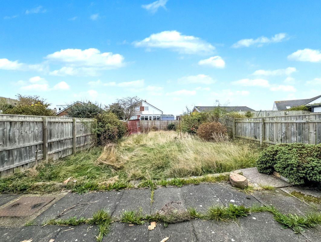 Online Property Auction in London: Moor Park Road, North Shields, NE29 8AY | Auction ends 04/12/2025, a Guide Price of £85,000+.