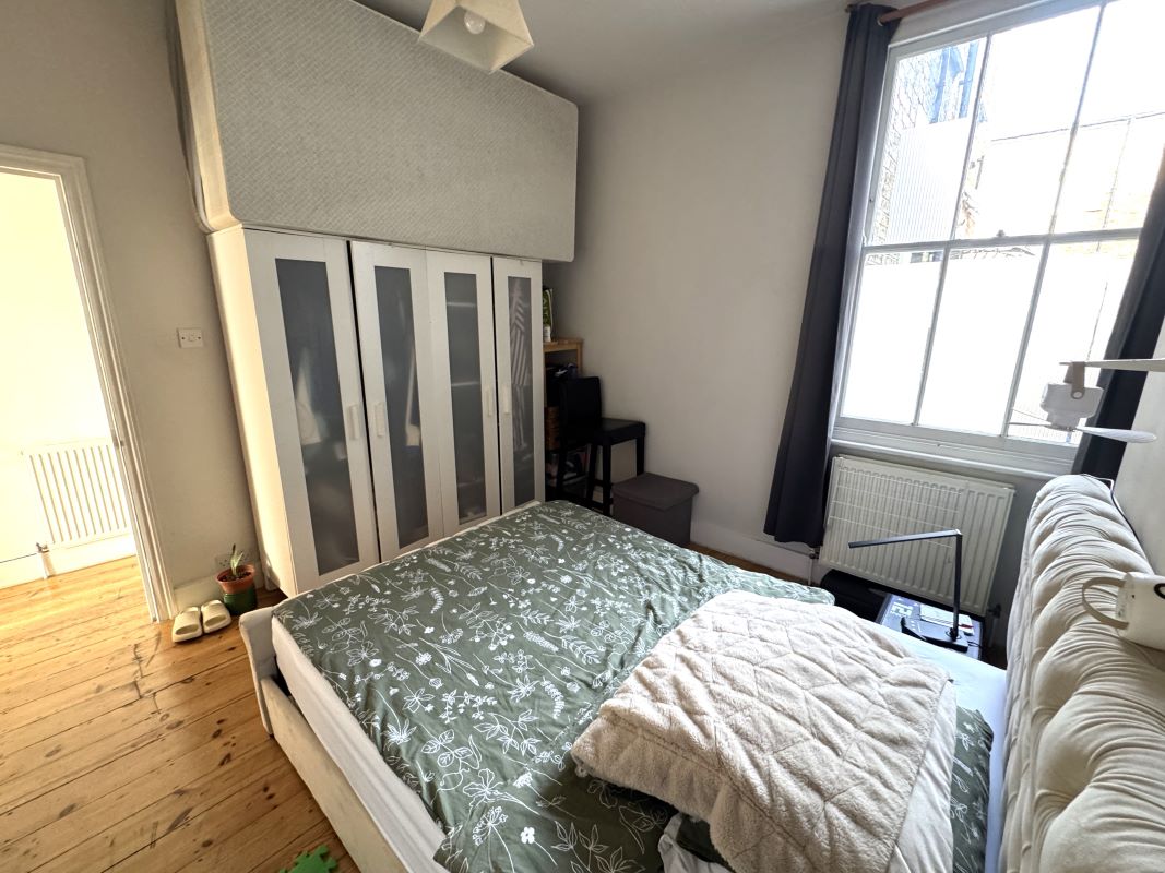 Online Property Auction in London: Southey Road, South Tottenham, N15 5LJ | Auction ends 04/12/2025, a Guide Price of £290,000+.
