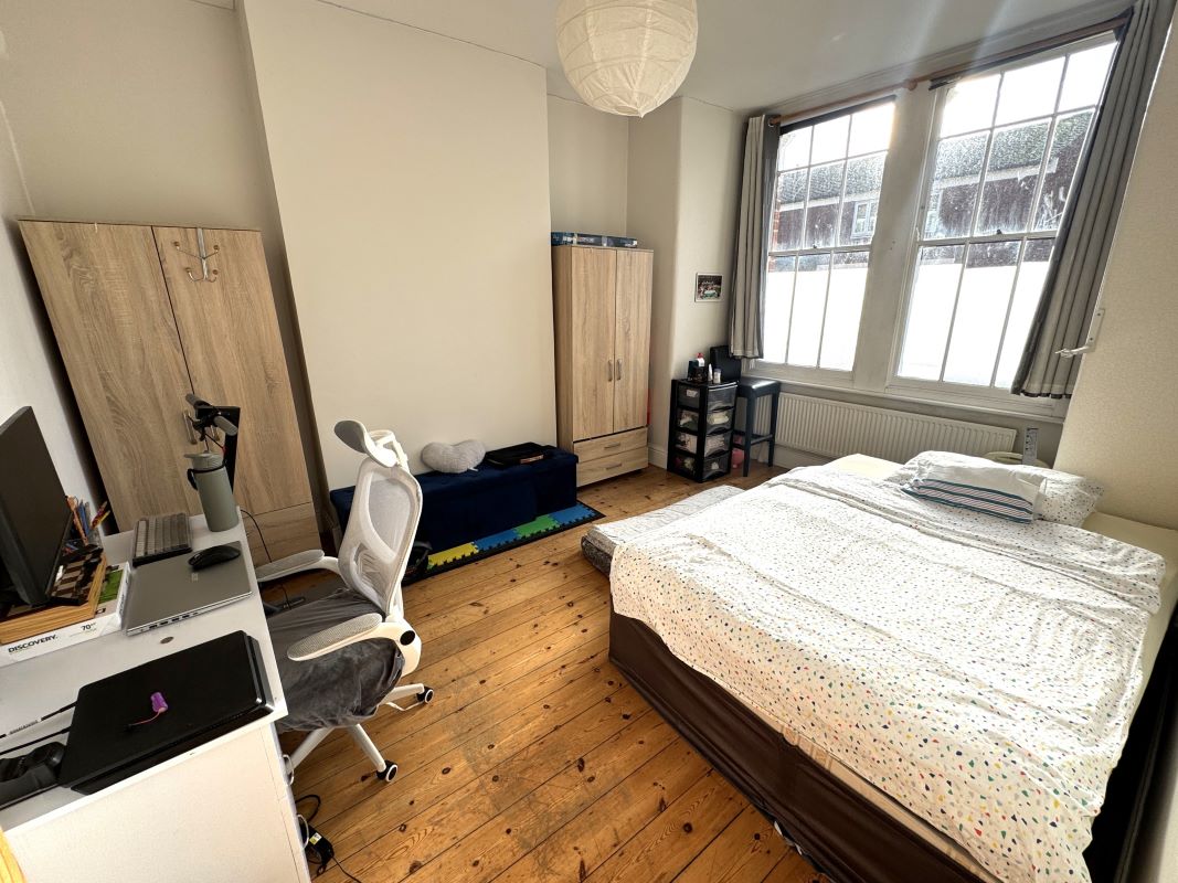 Online Property Auction in London: Southey Road, South Tottenham, N15 5LJ | Auction ends 04/12/2025, a Guide Price of £290,000+.