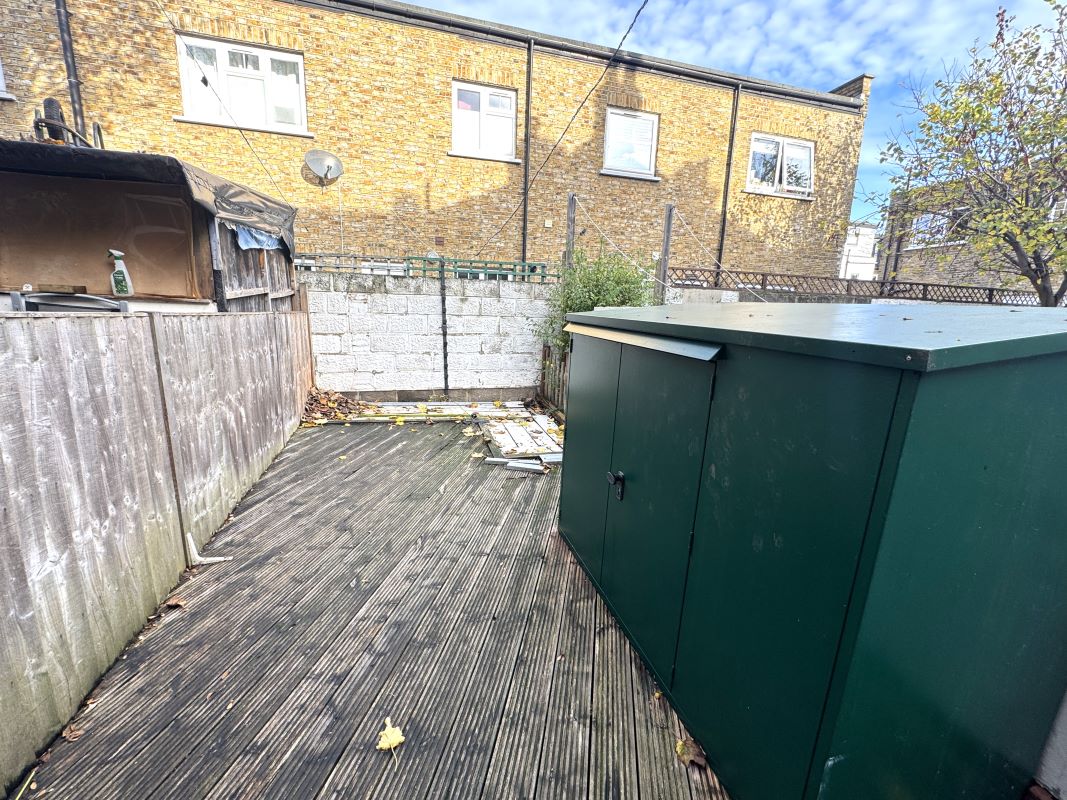 Online Property Auction in London: Southey Road, South Tottenham, N15 5LJ | Auction ends 04/12/2025, a Guide Price of £290,000+.
