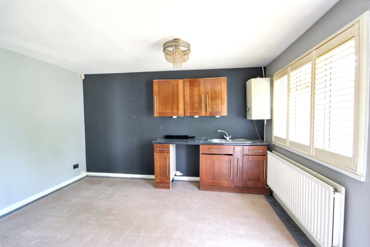 Online Property Auction in London: Scottswood Road, Bushey, WD23 2DN | Auction ends 04/12/2025, a Guide Price of £240,000+.