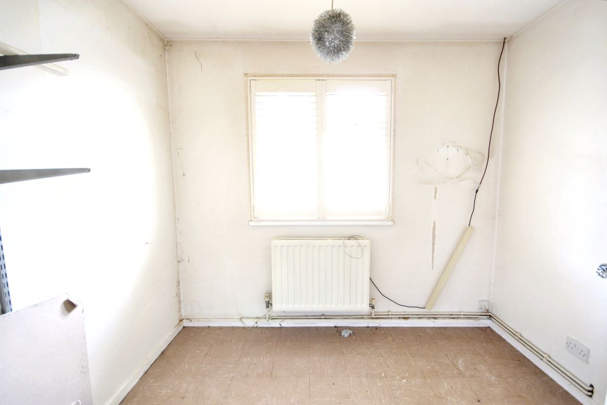 Online Property Auction in London: Scottswood Road, Bushey, WD23 2DN | Auction ends 04/12/2025, a Guide Price of £240,000+.