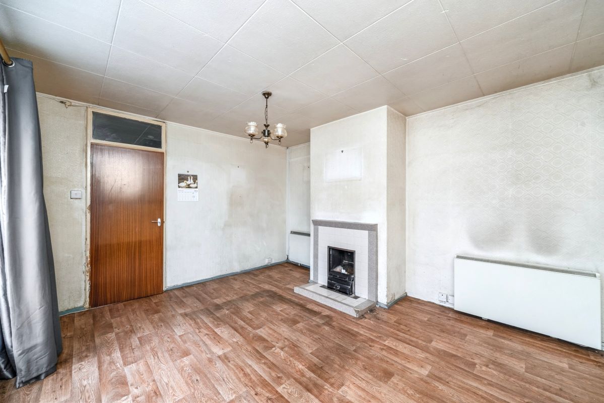 Online Property Auction in London: Mayfield Close, New Haw, Addlestone, KT15 3AJ | Auction ends 04/12/2025, a Guide Price of £225,000+.