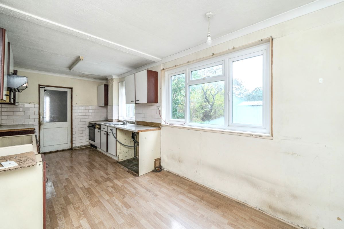 Online Property Auction in London: Mayfield Close, New Haw, Addlestone, KT15 3AJ | Auction ends 04/12/2025, a Guide Price of £225,000+.