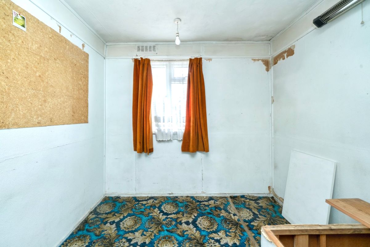 Online Property Auction in London: Mayfield Close, New Haw, Addlestone, KT15 3AJ | Auction ends 04/12/2025, a Guide Price of £225,000+.