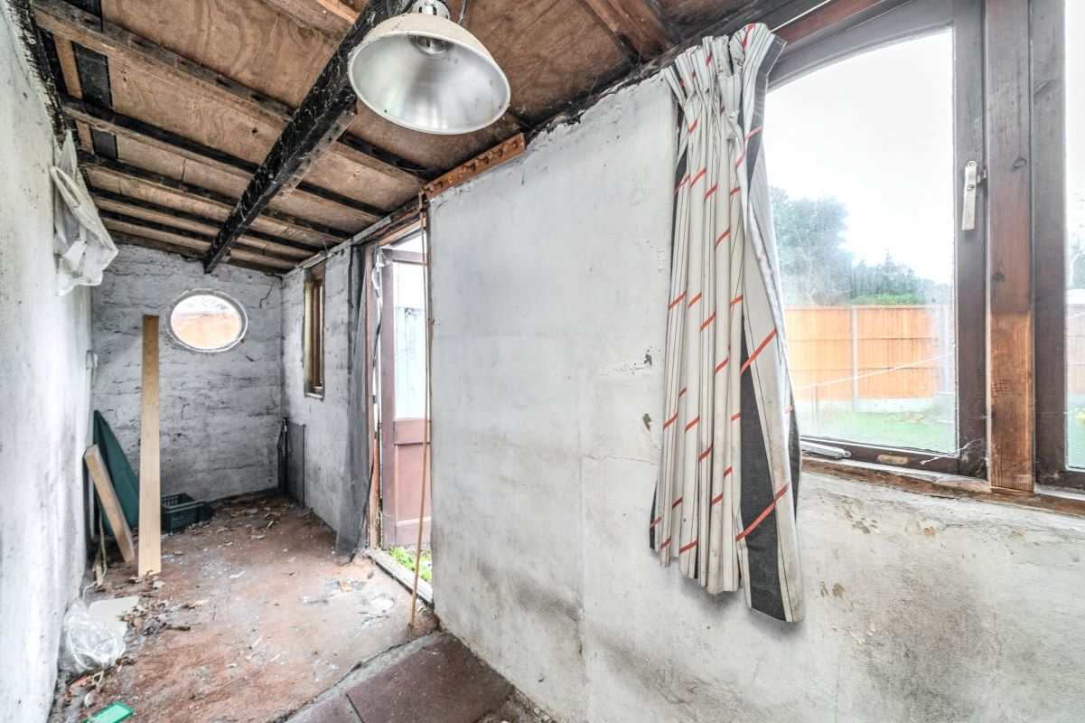 Online Property Auction in London: Mayfield Close, New Haw, Addlestone, KT15 3AJ | Auction ends 04/12/2025, a Guide Price of £225,000+.