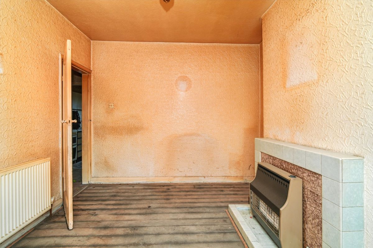 Online Property Auction in London: Cambridge Road, Lostock, Bolton, BL6 4AU | Auction ends 04/12/2025, a Guide Price of £85,000+.