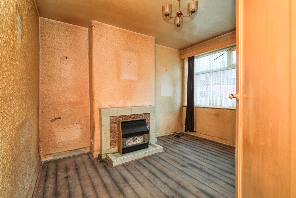 Online Property Auction in London: Cambridge Road, Lostock, Bolton, BL6 4AU | Auction ends 04/12/2025, a Guide Price of £85,000+.