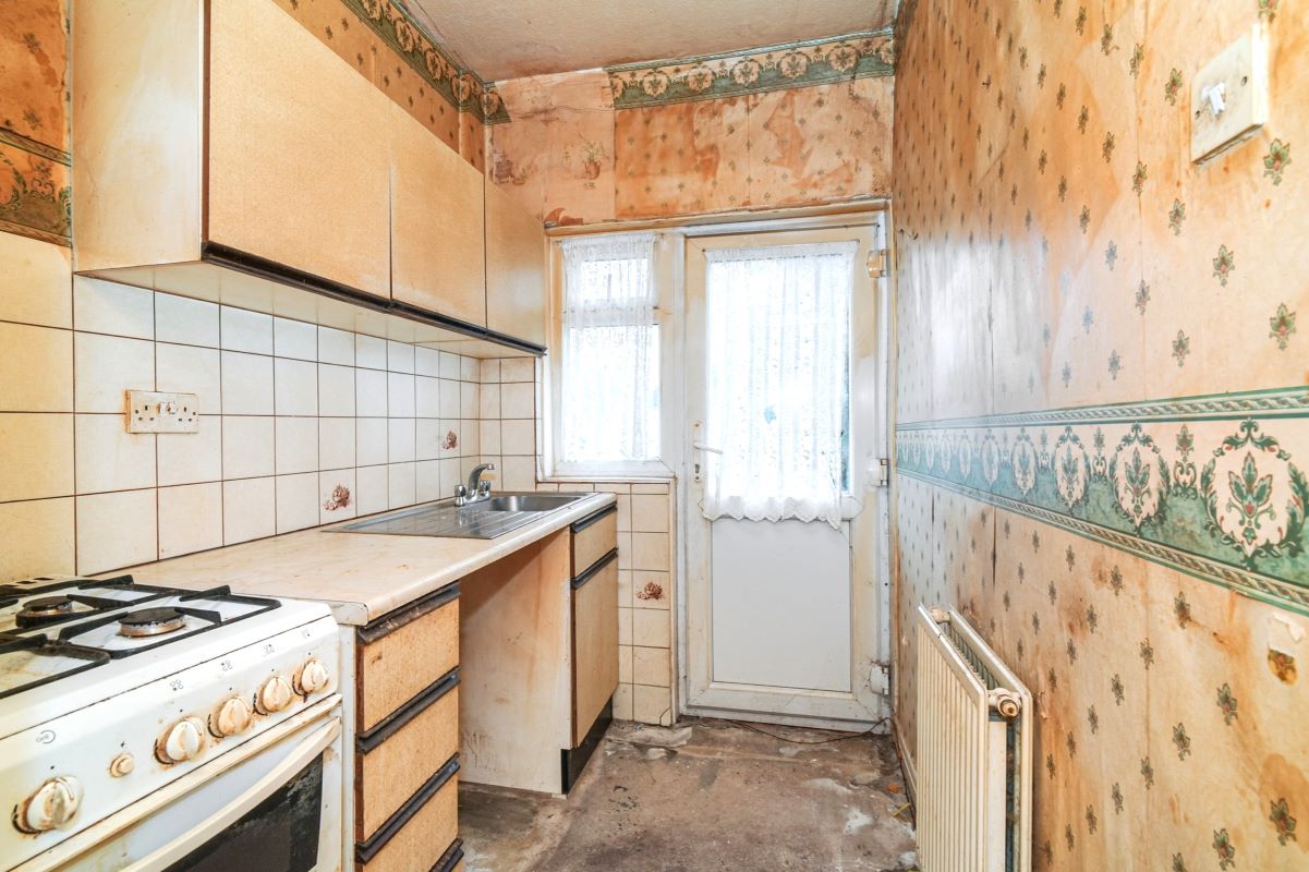 Online Property Auction in London: Cambridge Road, Lostock, Bolton, BL6 4AU | Auction ends 04/12/2025, a Guide Price of £85,000+.