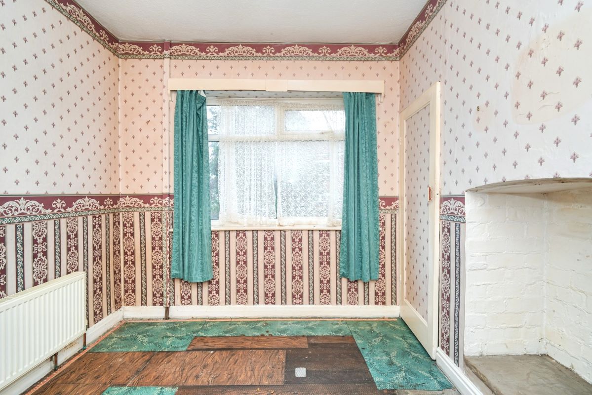 Online Property Auction in London: Cambridge Road, Lostock, Bolton, BL6 4AU | Auction ends 04/12/2025, a Guide Price of £85,000+.