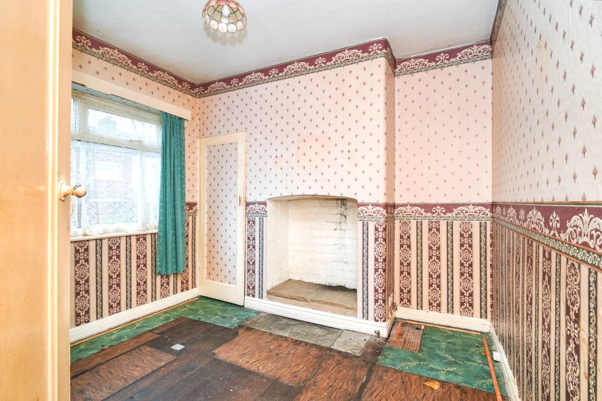 Online Property Auction in London: Cambridge Road, Lostock, Bolton, BL6 4AU | Auction ends 04/12/2025, a Guide Price of £85,000+.