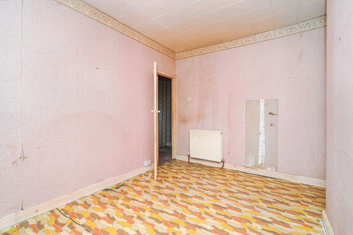 Online Property Auction in London: Cambridge Road, Lostock, Bolton, BL6 4AU | Auction ends 04/12/2025, a Guide Price of £85,000+.