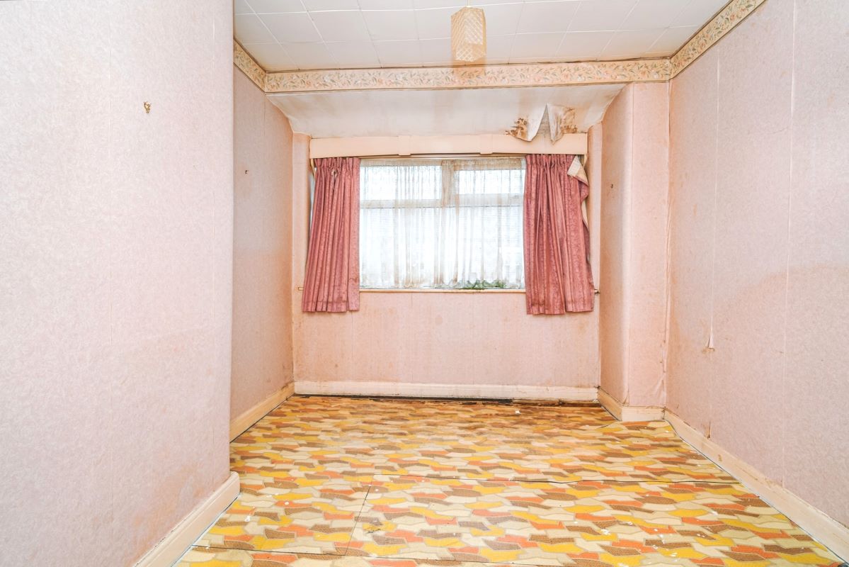 Online Property Auction in London: Cambridge Road, Lostock, Bolton, BL6 4AU | Auction ends 04/12/2025, a Guide Price of £85,000+.