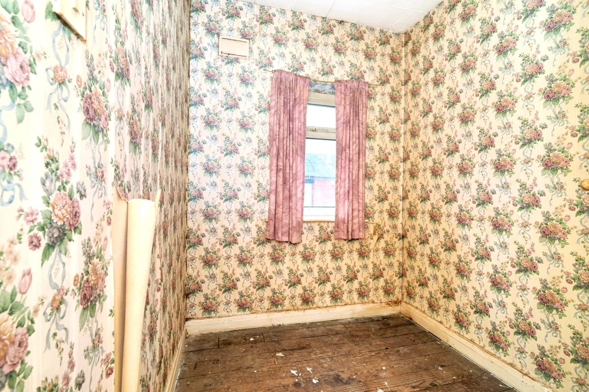 Online Property Auction in London: Cambridge Road, Lostock, Bolton, BL6 4AU | Auction ends 04/12/2025, a Guide Price of £85,000+.