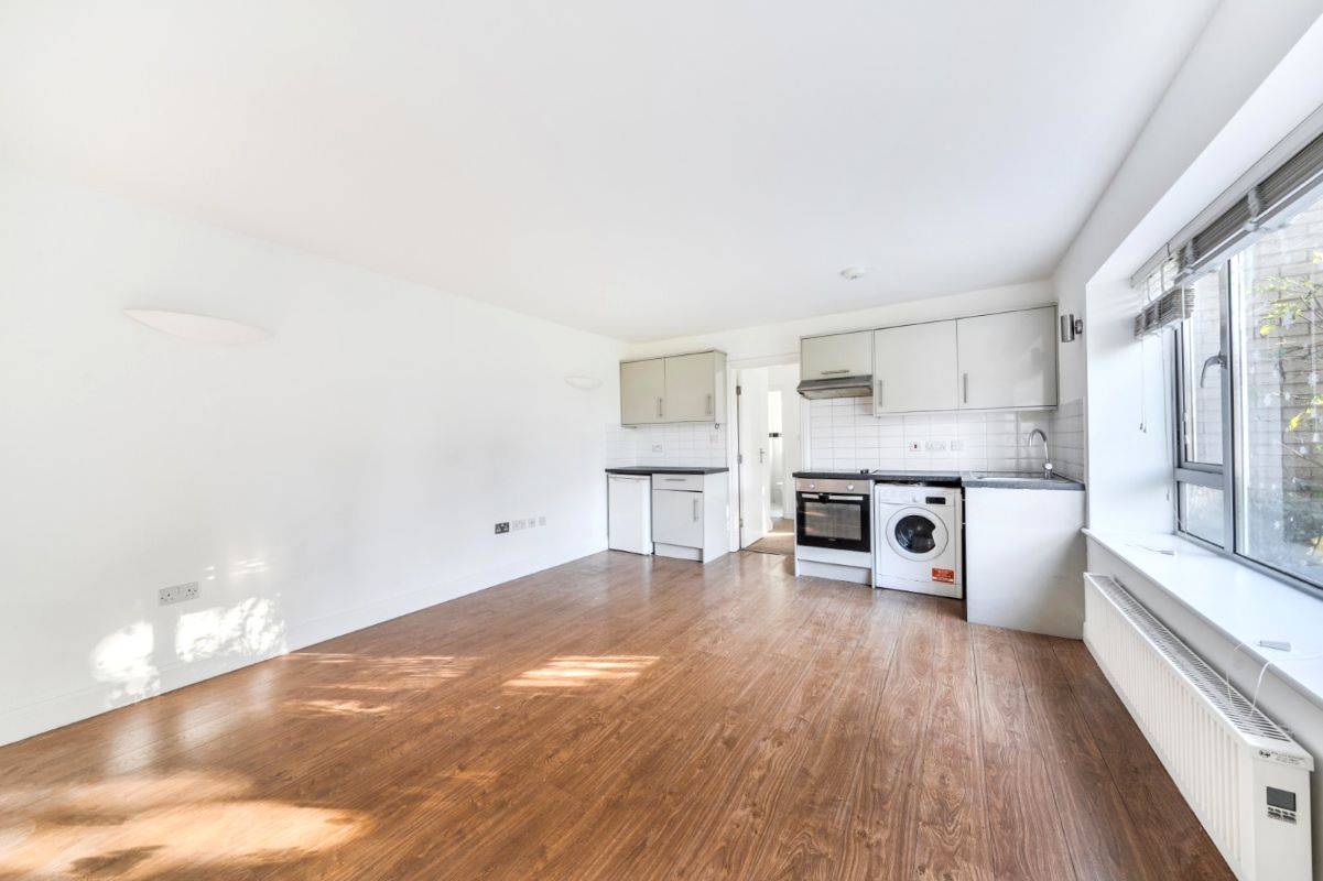 12 St Anns Court, Sunningfields Road, Hendon, NW4 4QY