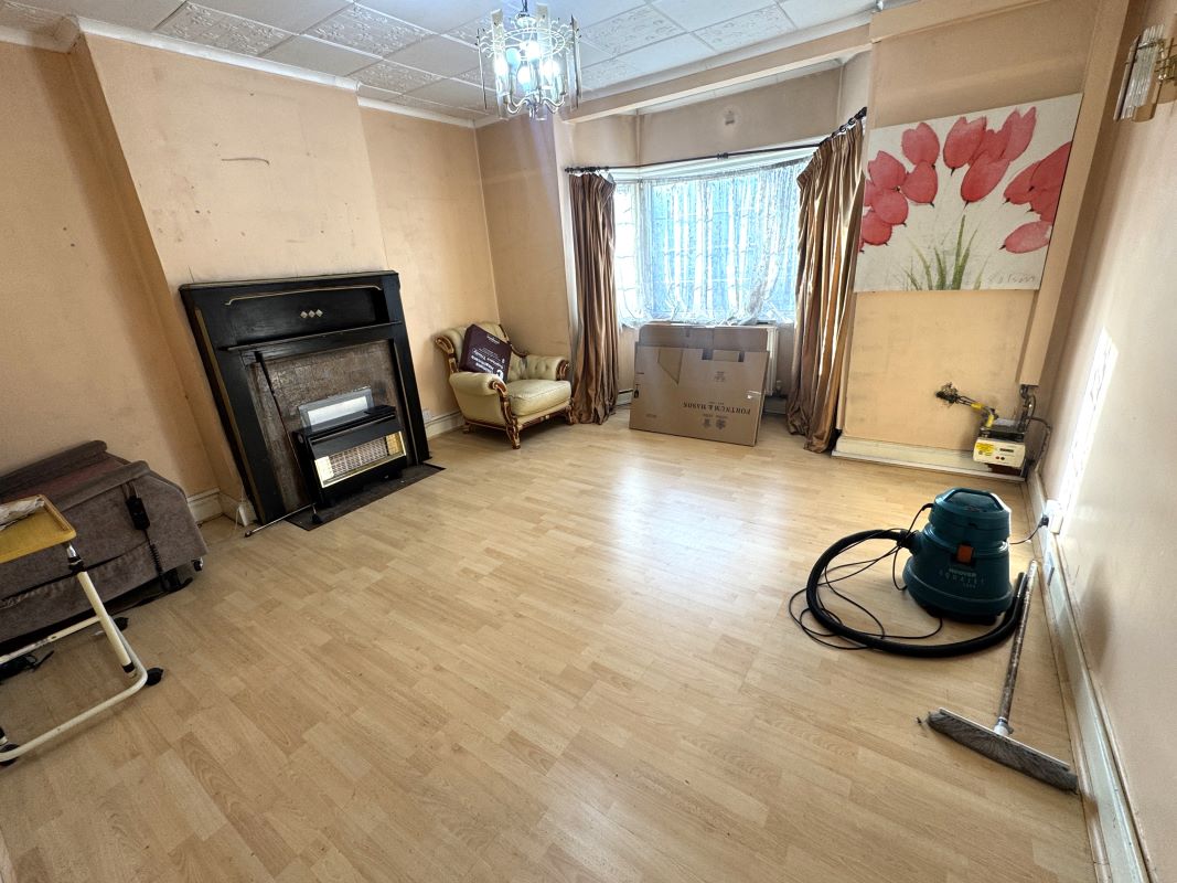 Flat 7 Queens Mansions, Watford Way, Hendon, NW4 3AN