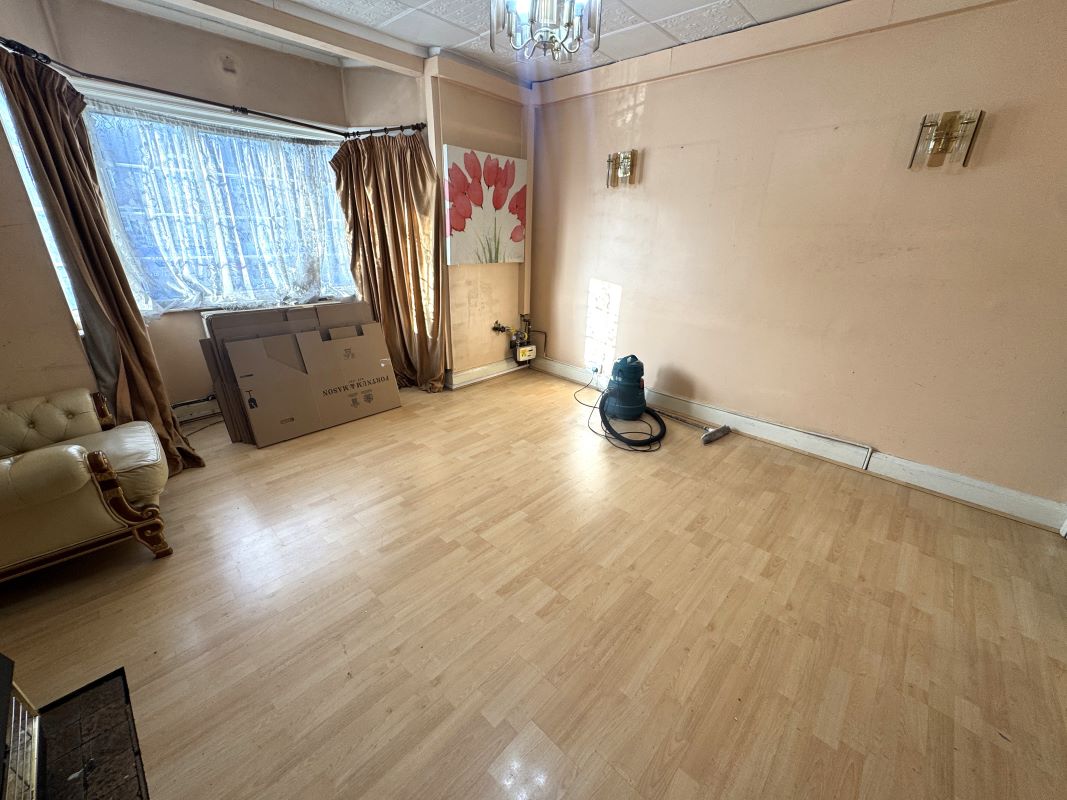 Flat 7 Queens Mansions, Watford Way, Hendon, NW4 3AN