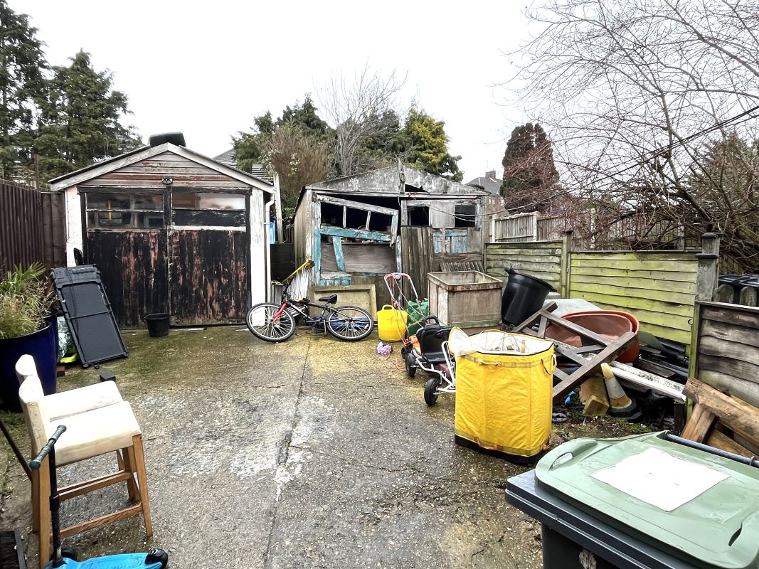 100 Pennine Avenue, Luton, LU3 3EH