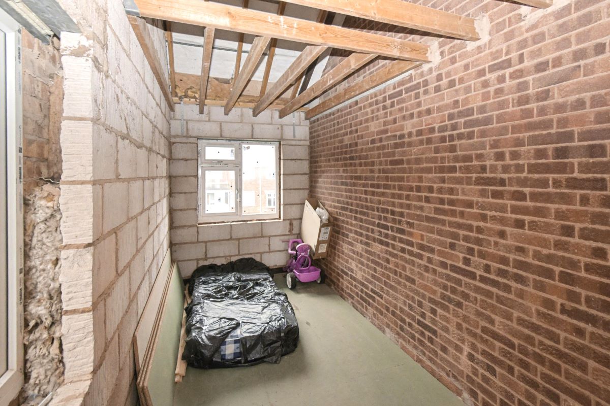 77 Berwyn Way, Nuneaton, CV10 8QW