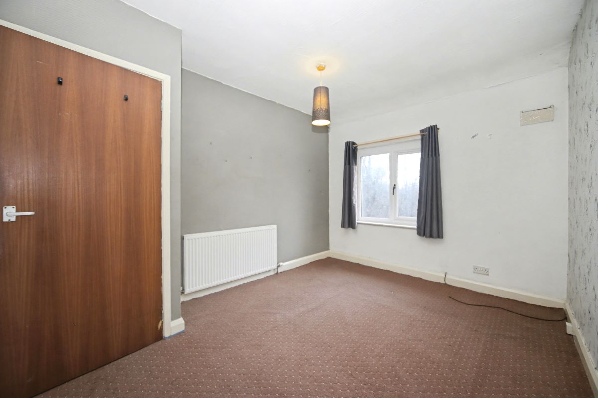 87 Inverness Road, Dukinfield, SK16 5AF