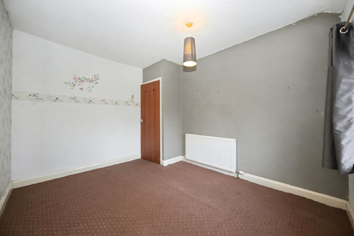 87 Inverness Road, Dukinfield, SK16 5AF