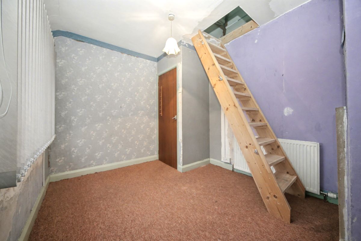 87 Inverness Road, Dukinfield, SK16 5AF