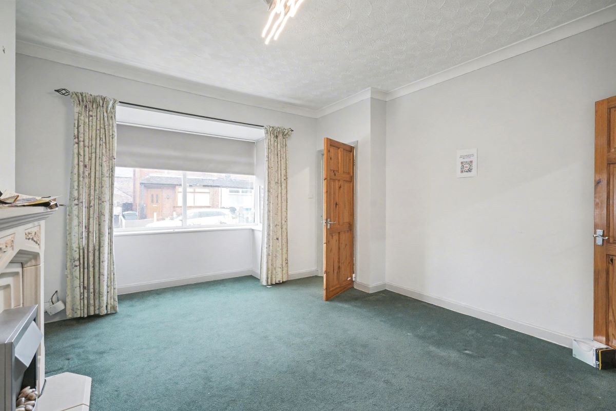 Image 4 of 18