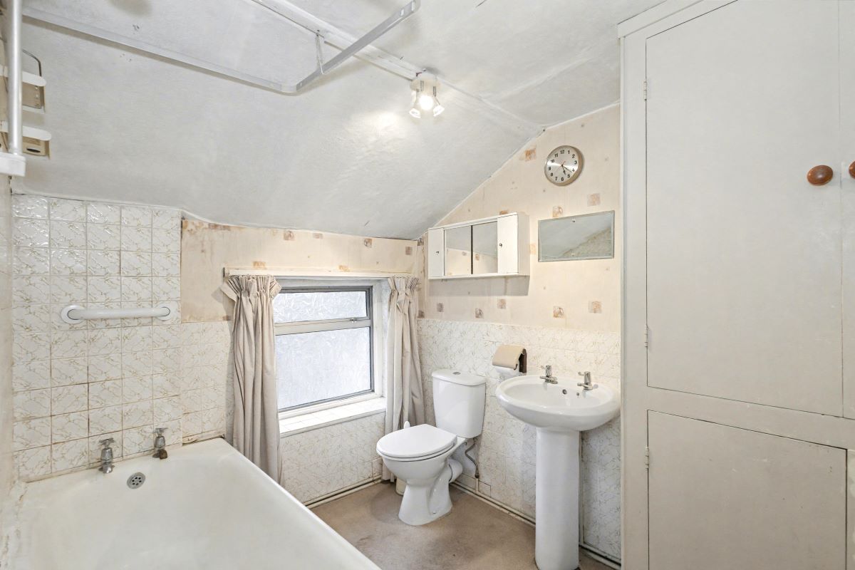 23 Corby Road, Weldon, Corby, NN17 3HS