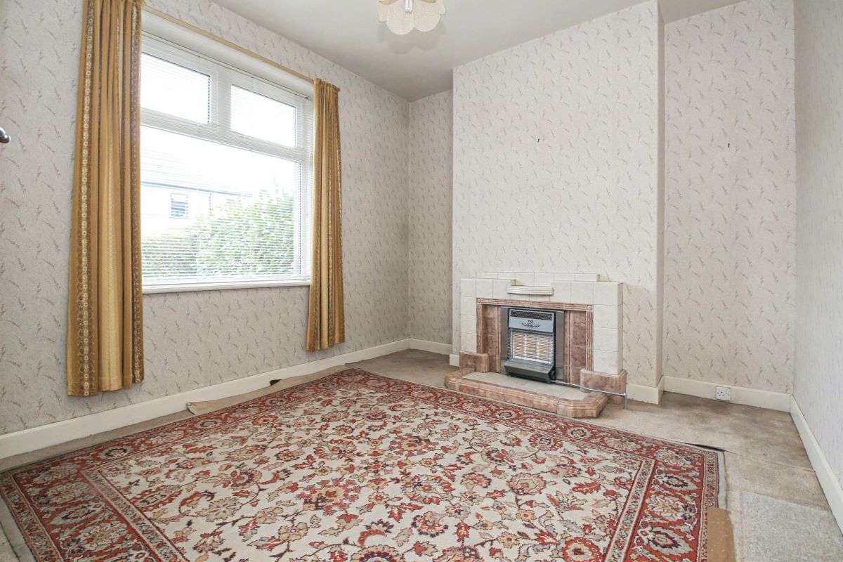 42 Lowerhouses Lane, Huddersfield, HD5 8JW