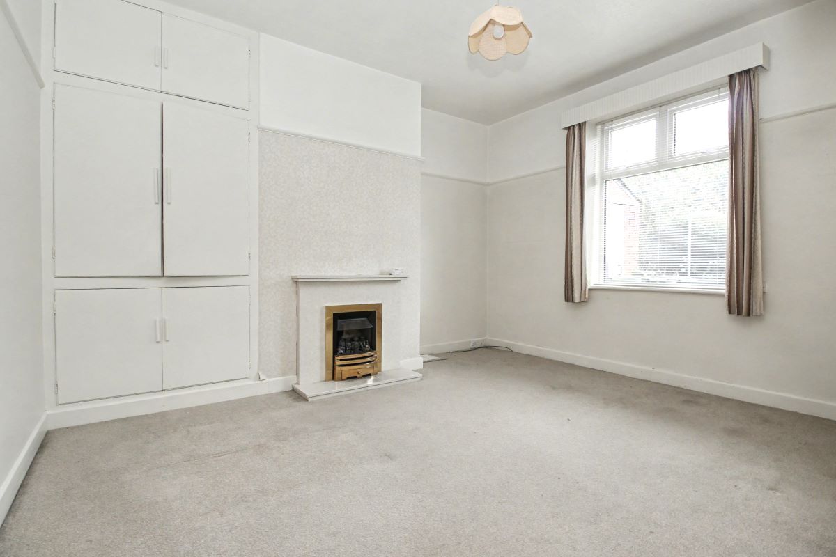 42 Lowerhouses Lane, Huddersfield, HD5 8JW